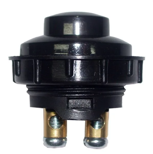 AK 07-002  MARŞ BUTONU PLASTİK ŞAPKALI