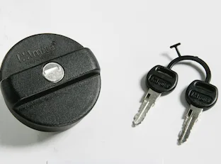 MİTA M131-J9 DKŞ DEPO KAPAĞI  07231221-64420196 OPAR