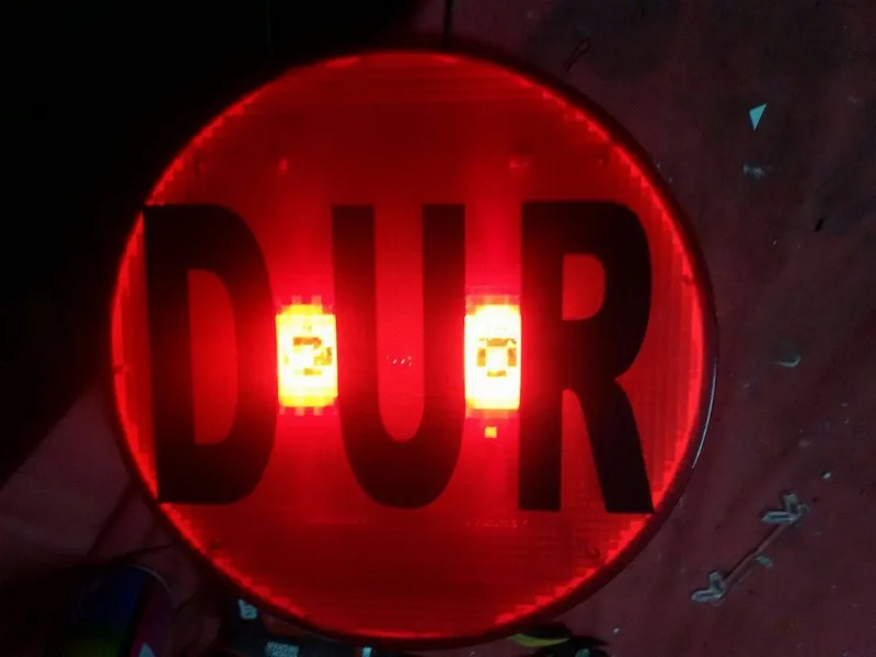 DGA   DUR LEVHASI IŞIKLI .